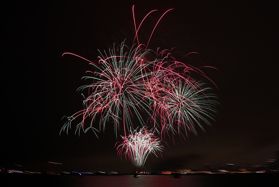 Fireworks-on-bonfire-night Fireworks-on-bonfire-night